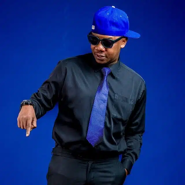 Elisha Mgogo Ft Chege & Ally Nipishe - Tofauti